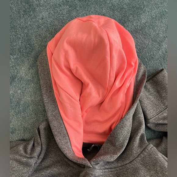 Gray North face women’s hoodie - Picture 4 of 5